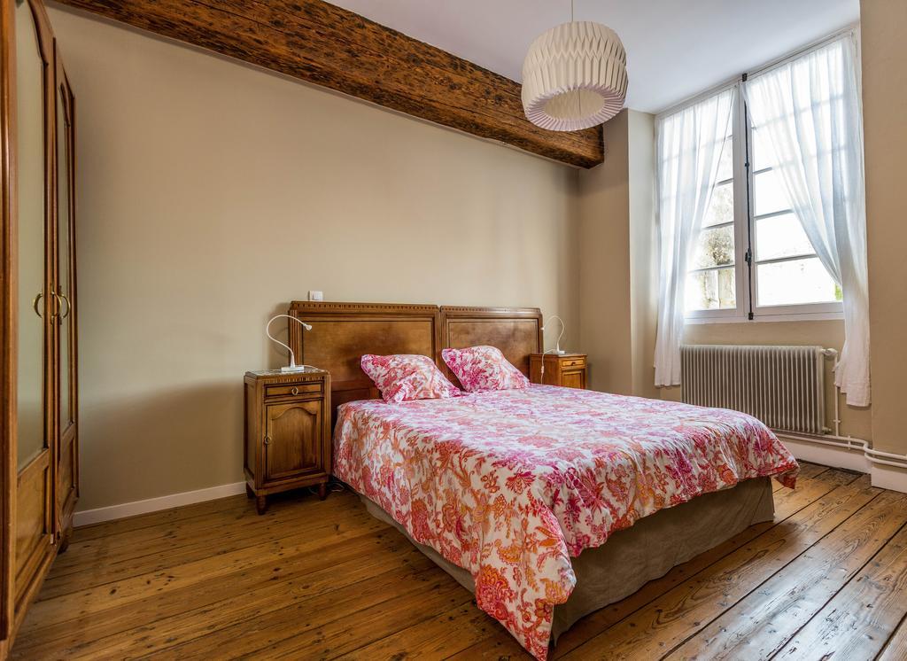 Chambres D'Hotes Le Relais Des Remparts Rions Экстерьер фото