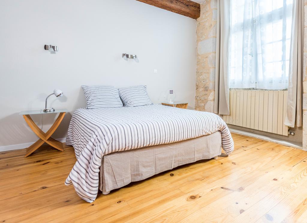 Chambres D'Hotes Le Relais Des Remparts Rions Экстерьер фото